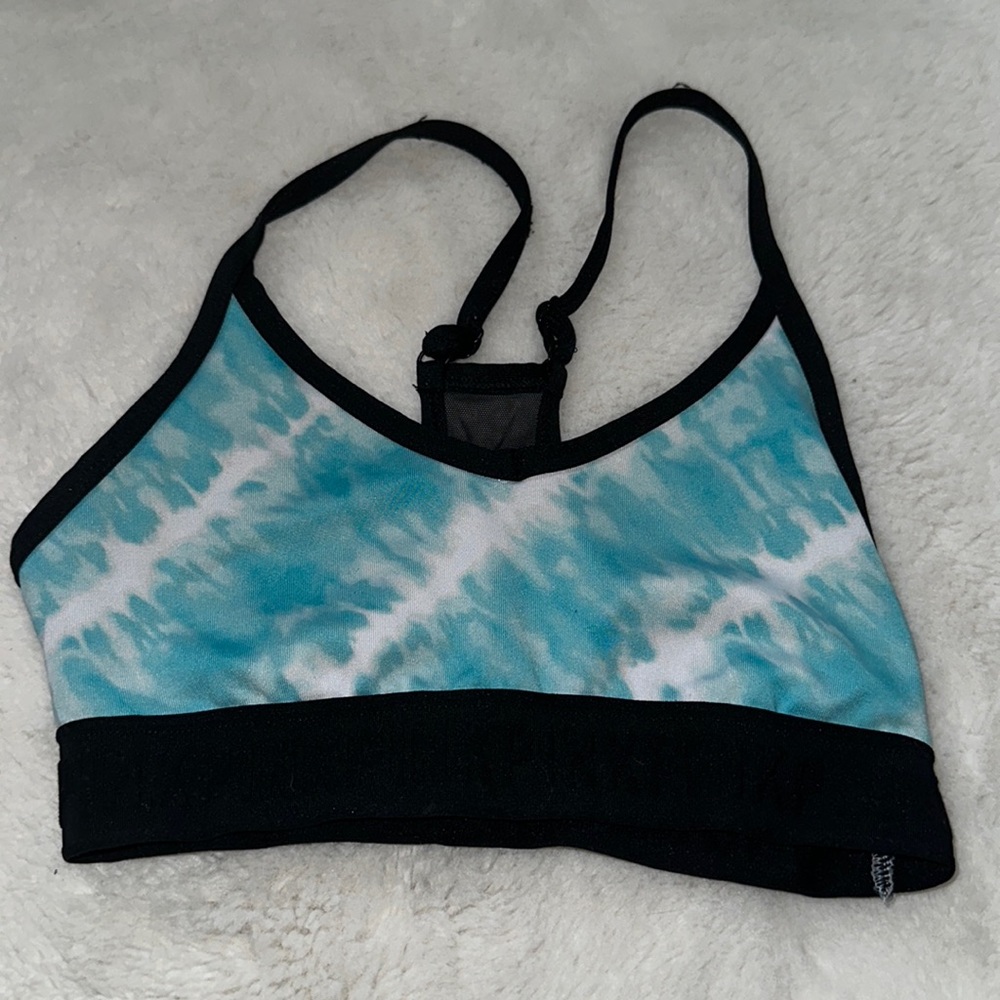 pink sports bra